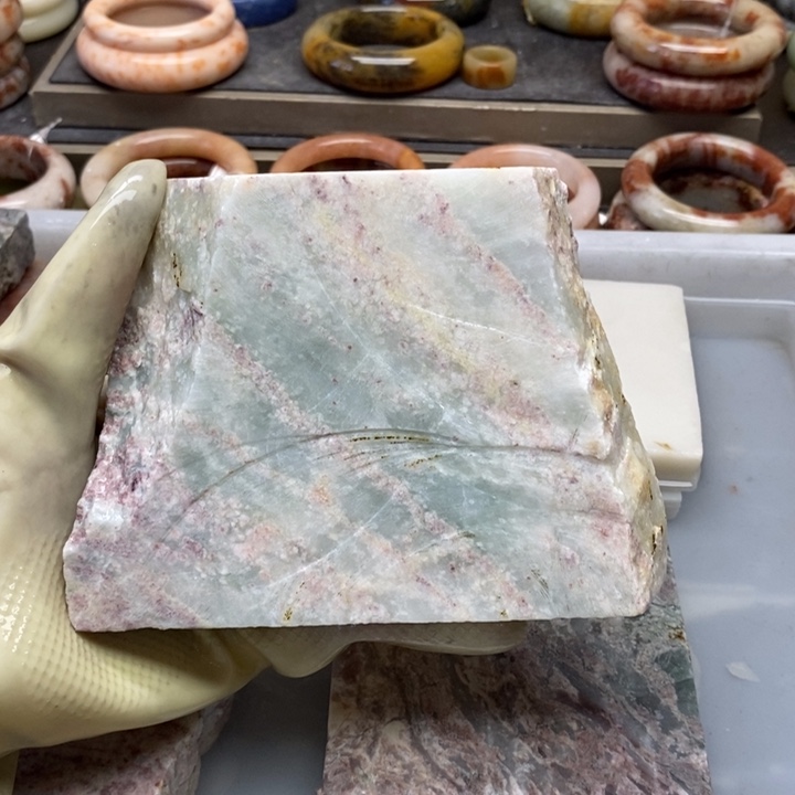 石英岩玉未镶嵌私人定制无裂不退换特色定制无裂不退换