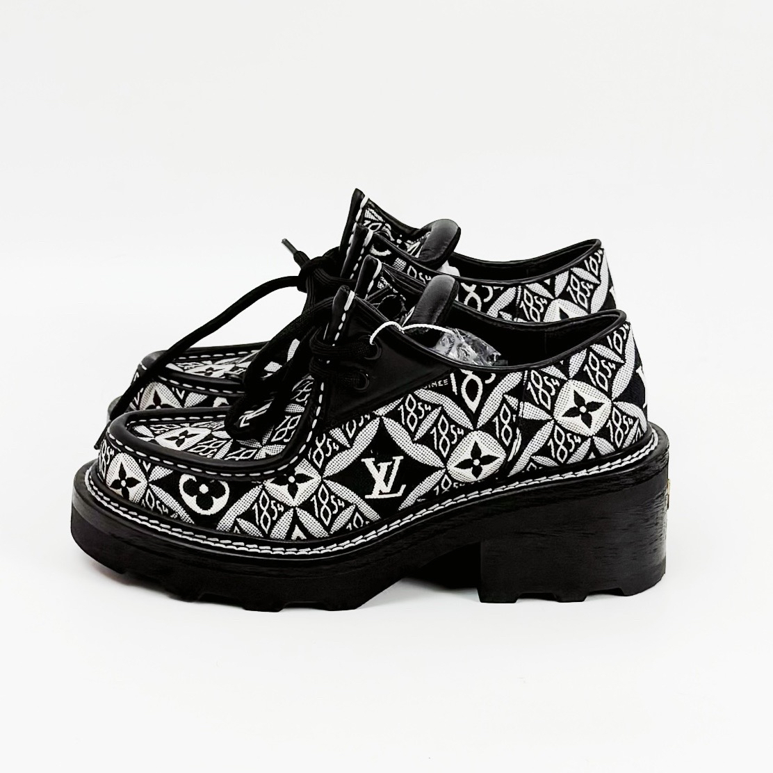 95新 LouisVuitton/路易威登 36.5码1854系列黑白乐福鞋 lm2075