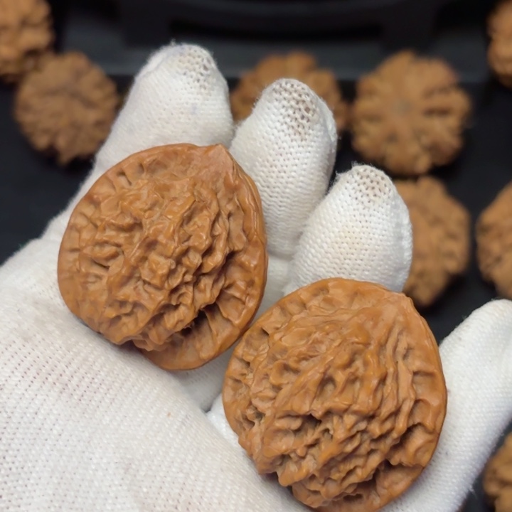 文玩核桃吊坠挎**心秦岭灯笼21