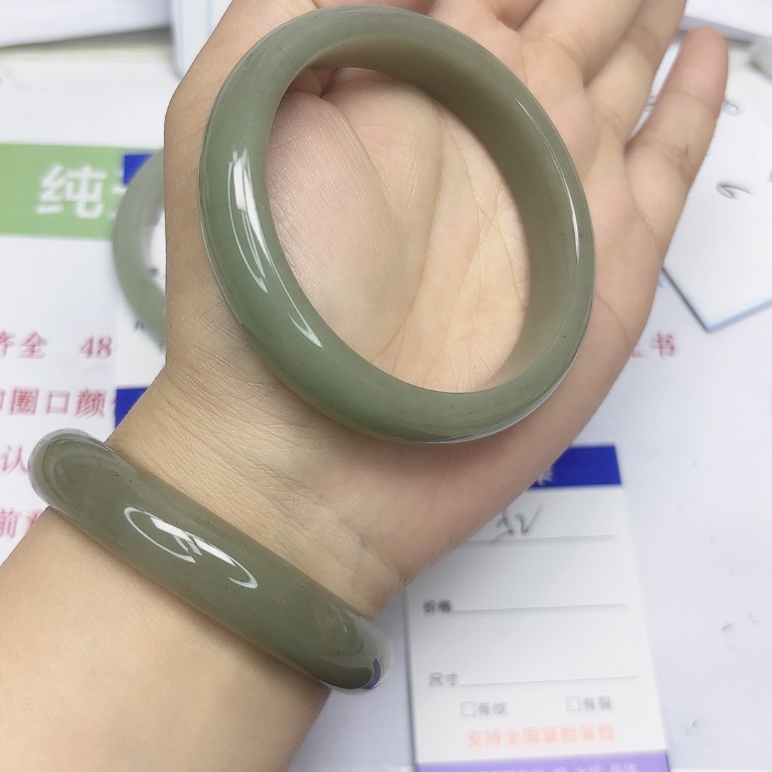 石英岩玉未镶嵌手镯52/5859