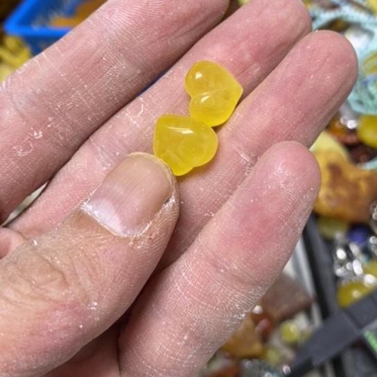 未镶嵌蜜蜡裸石多样性发货其一