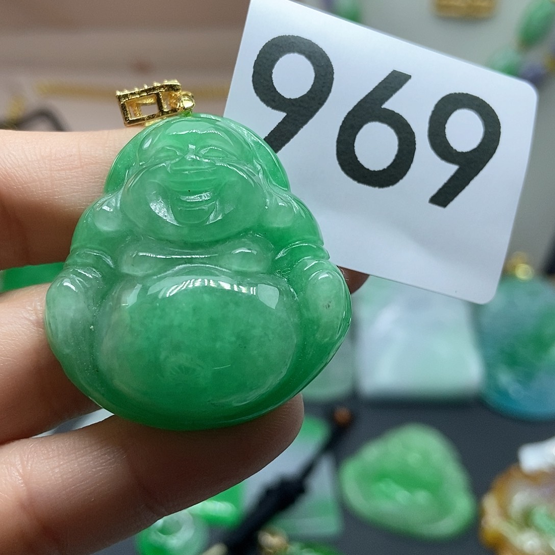 翡翠吊坠(赠链)未镶嵌