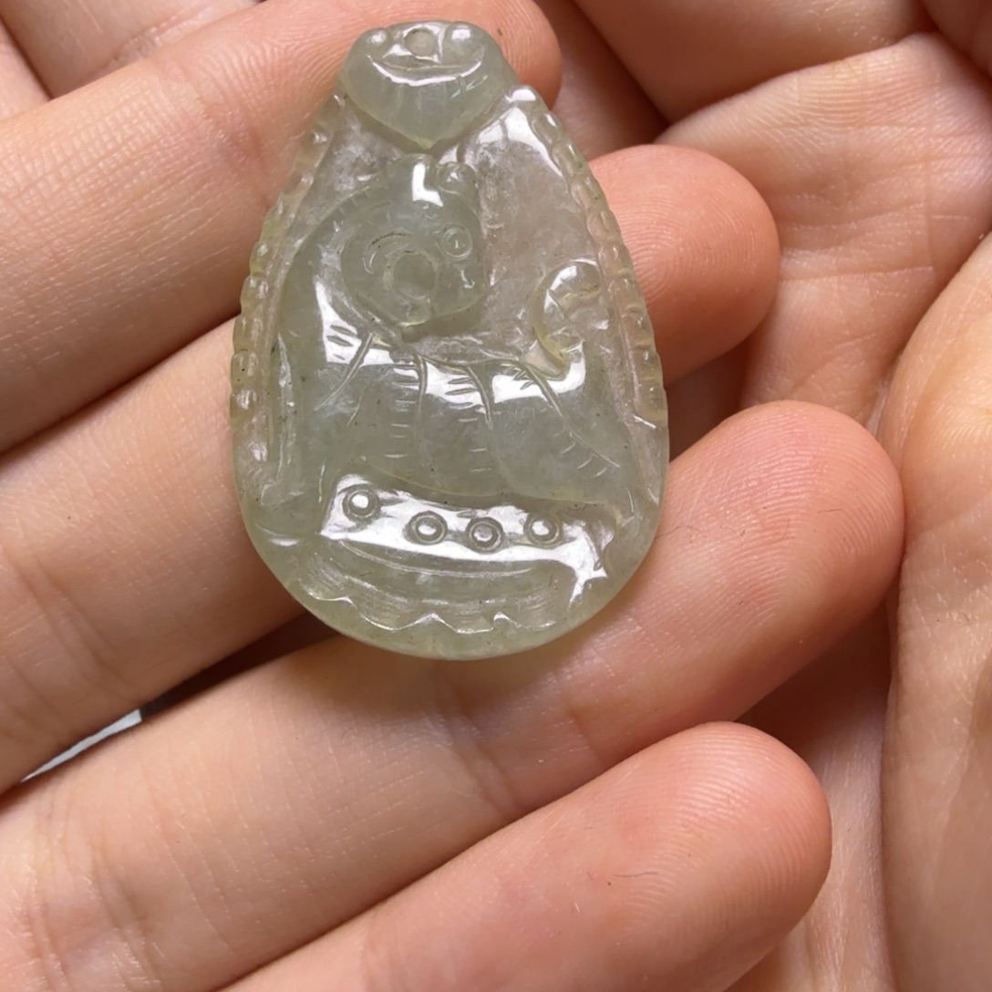 用***3翡翠未镶嵌颈饰吊坠