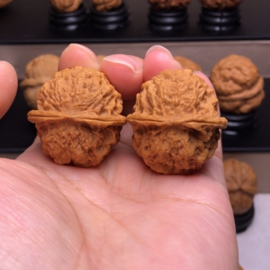 文玩核桃把件火焰绣球7