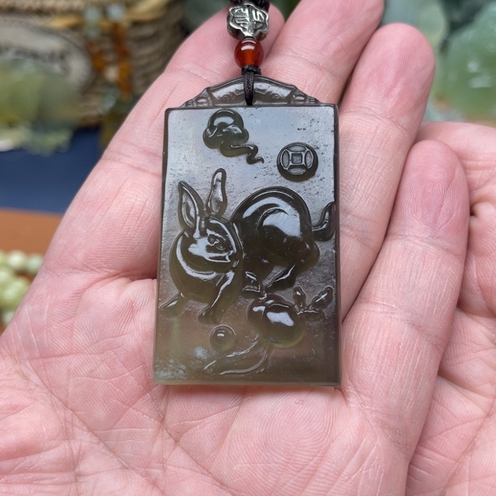 蛇纹石玉吊坠未镶嵌