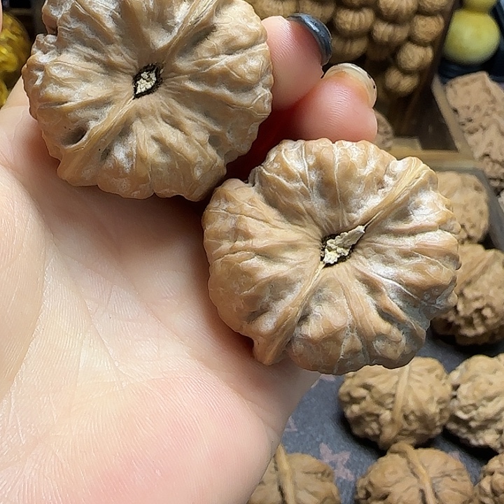 文玩核桃把件蛤蟆头