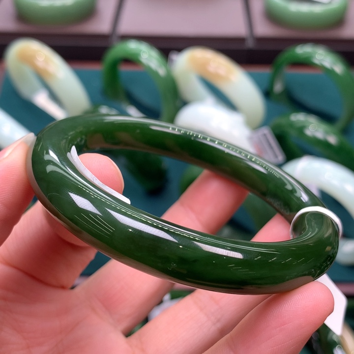 未镶嵌手镯和田玉（碧玉）