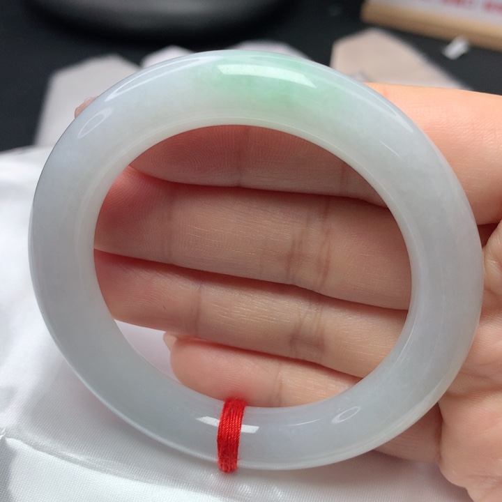 翡翠未镶嵌手镯（圆镯）53535454