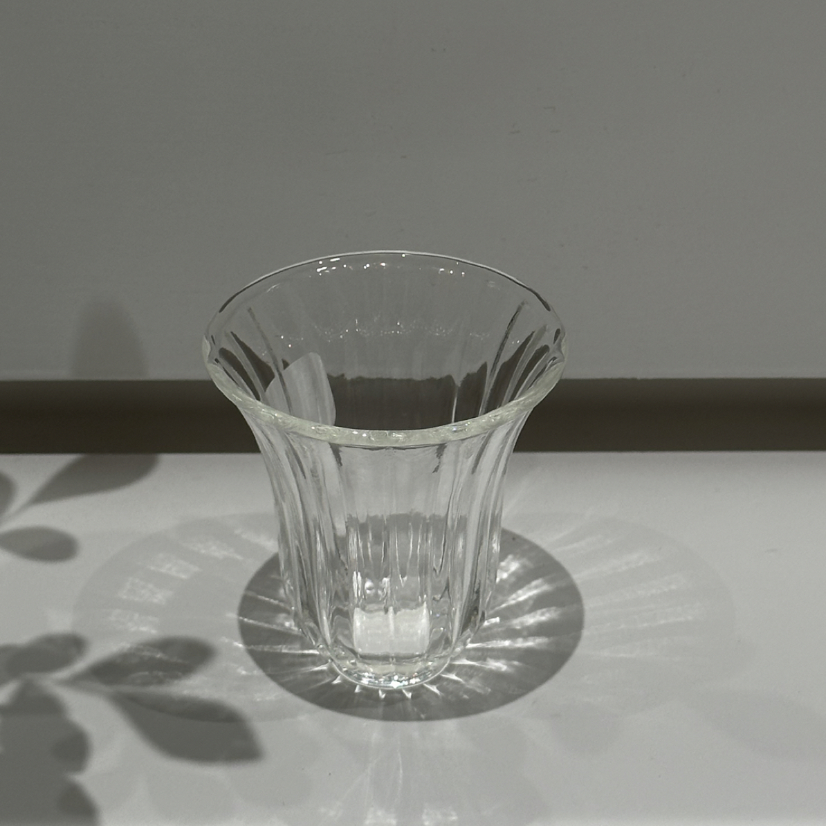竖纹喇叭口玻璃杯