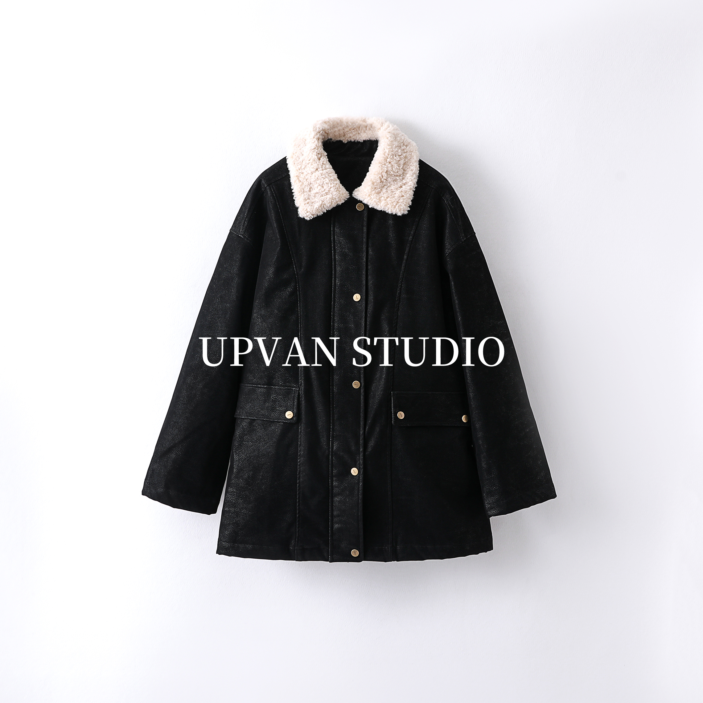 UPVAN 黑马款 毛领皮羽绒外套 金扣点缀 风格切换无压力