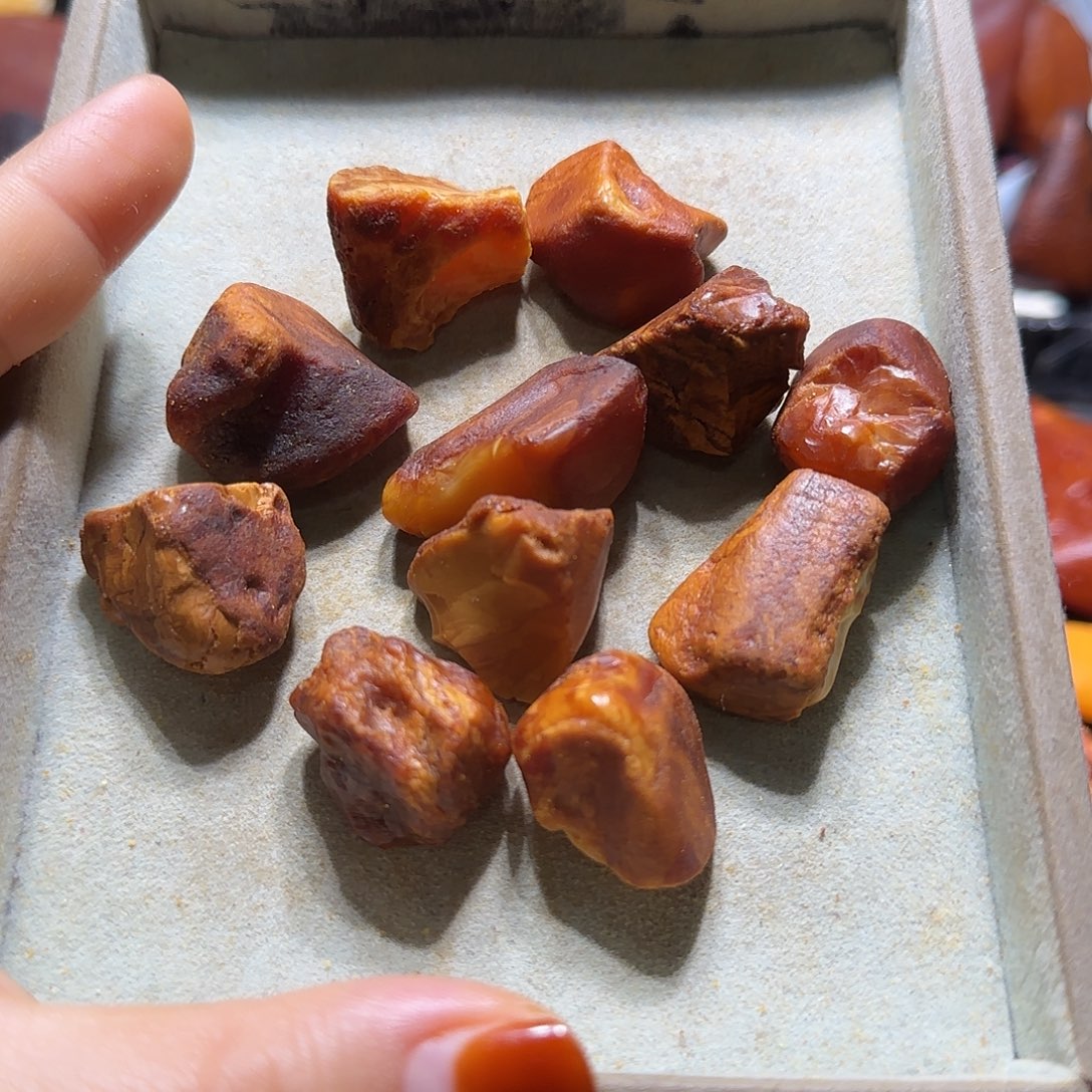 钓***乐定制琥珀未镶嵌定制