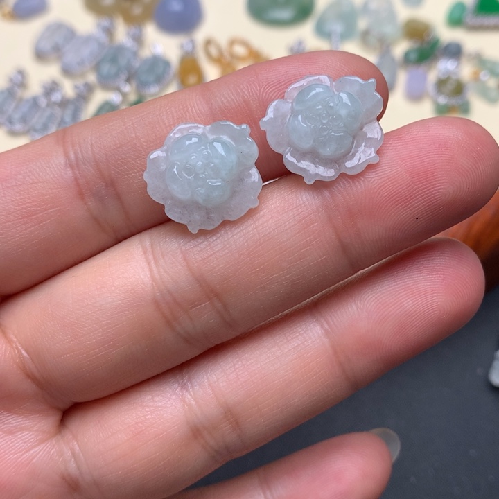 翡翠颈饰未镶嵌翡翠花花