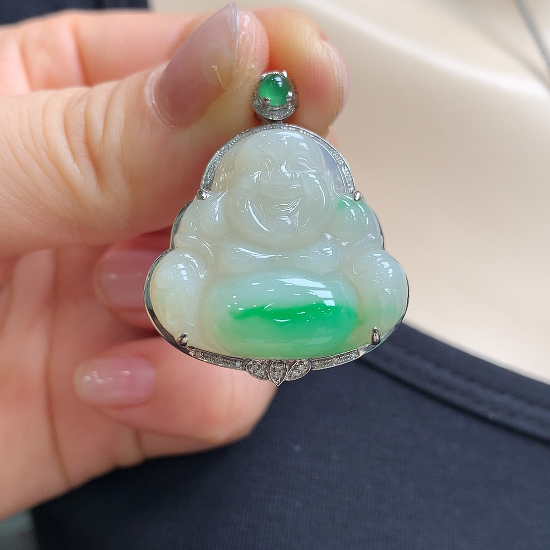 翡翠18K金镶嵌颈饰佛公
