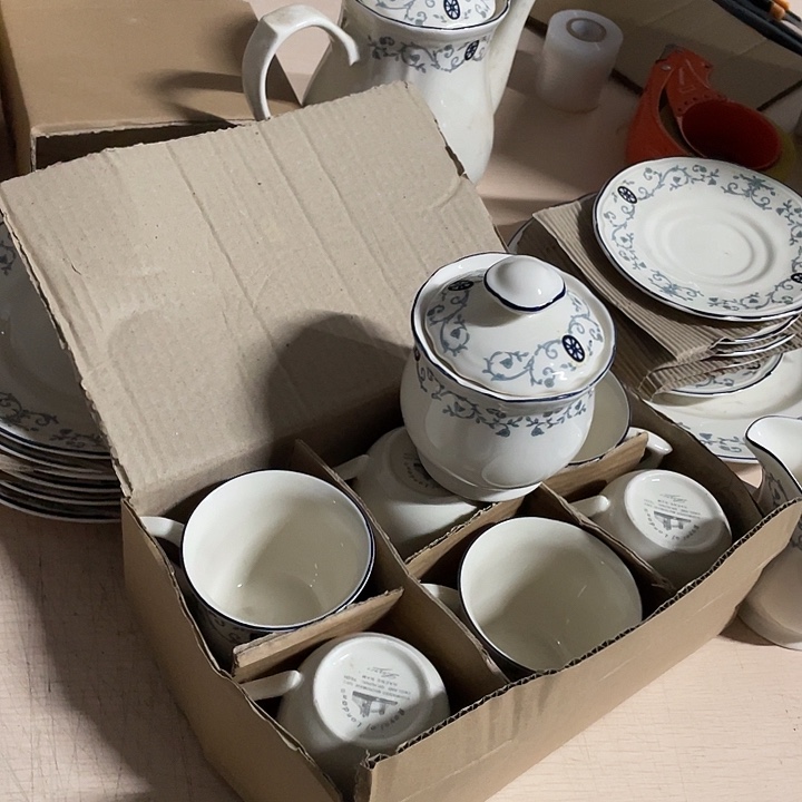 用***2瓷片皇家瓷22头茶具 