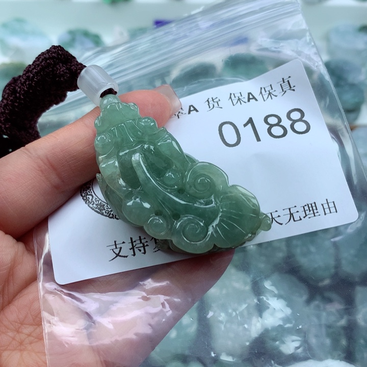 翡翠吊坠(不含链)未镶嵌