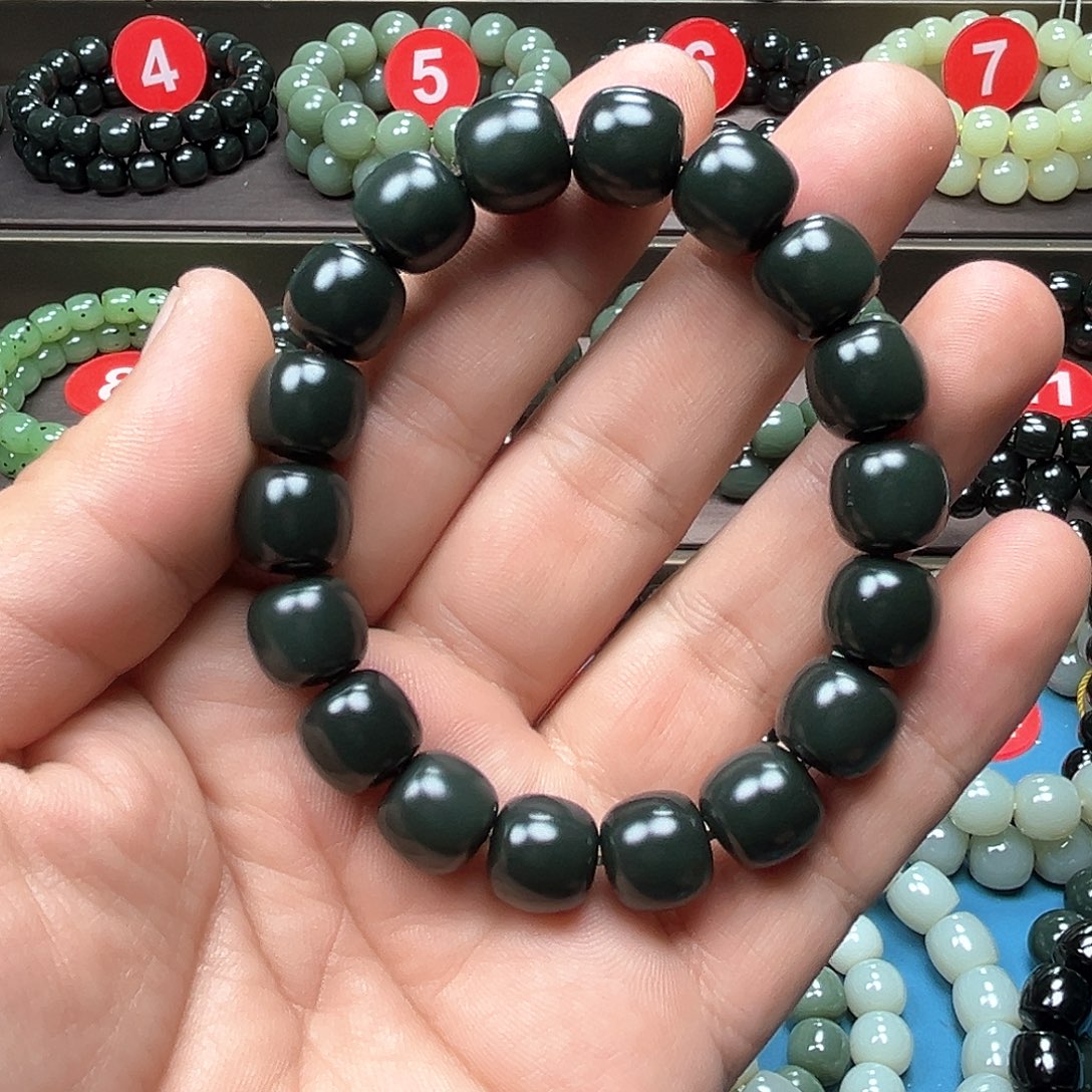 °***づ和田玉未镶嵌手链