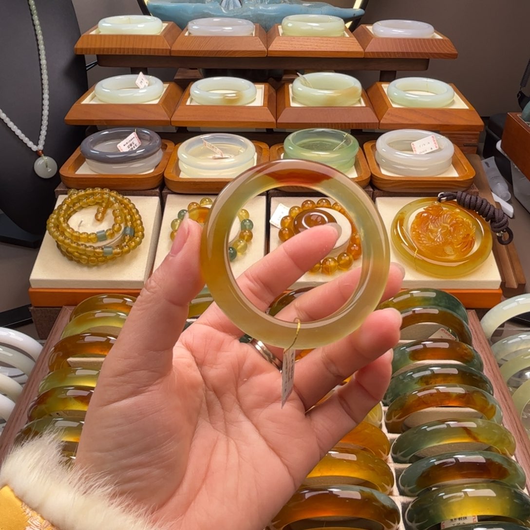 蛇纹石玉未镶嵌手镯54