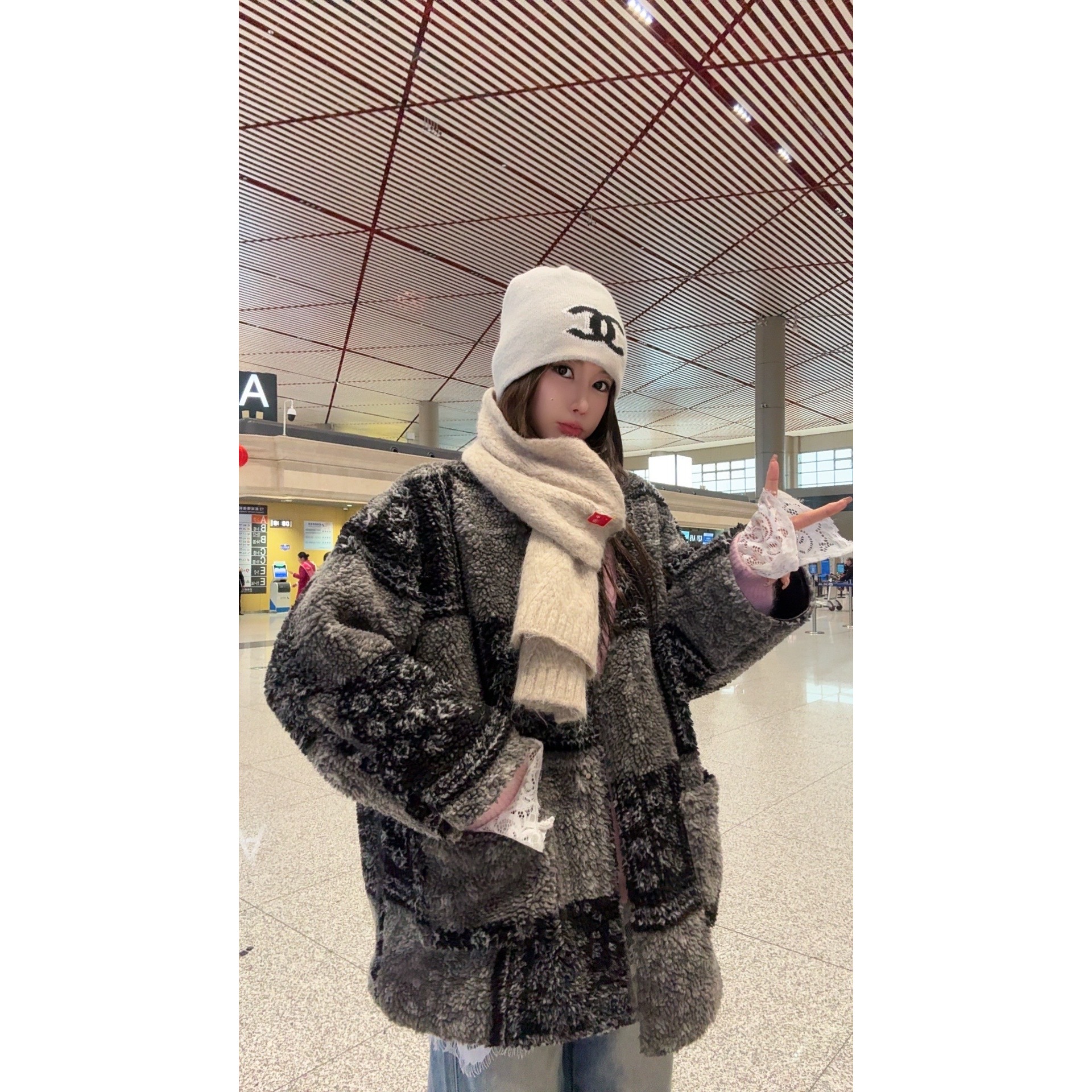 婉君 秋冬韩系厚款夹棉撞色拼格潮流设计感外套LWJ24D4C2210