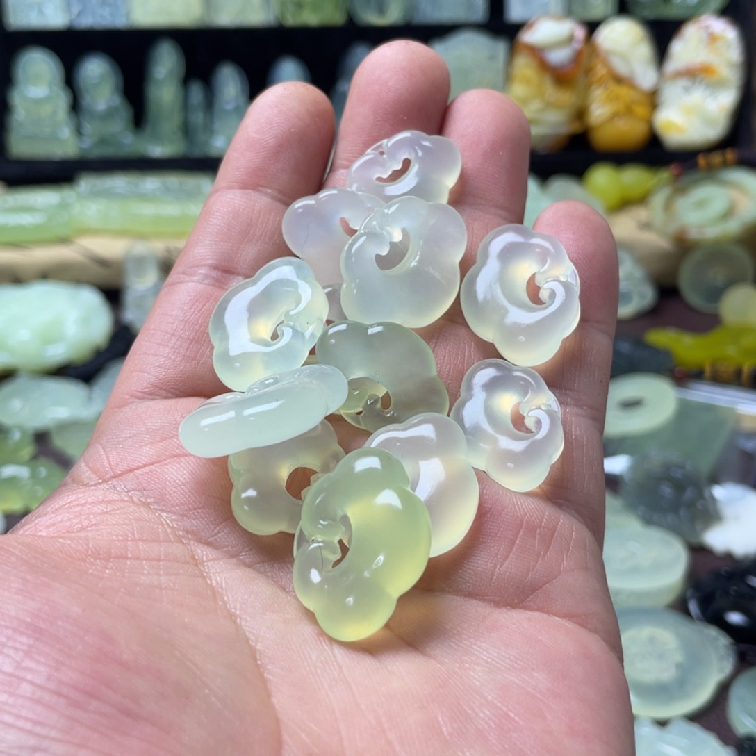 蛇纹石玉颈饰未镶嵌任选一个