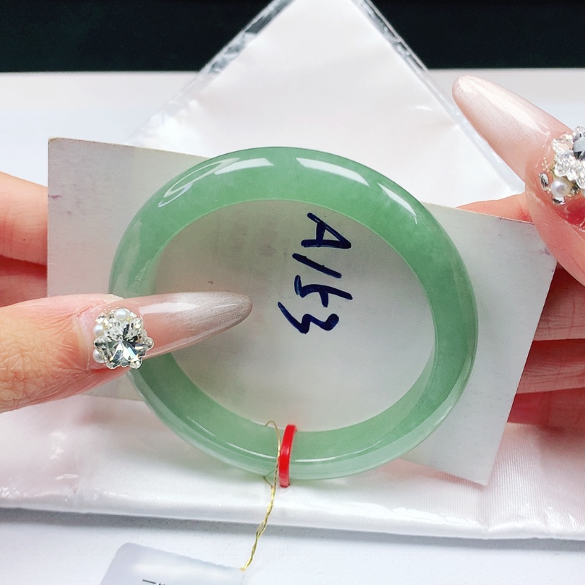 【闪购商品】翡翠手镯未镶嵌52.5圈