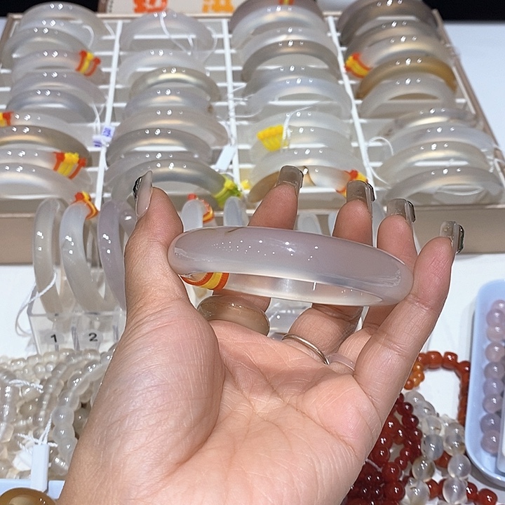 会***）玛瑙/玉髓手镯未镶嵌