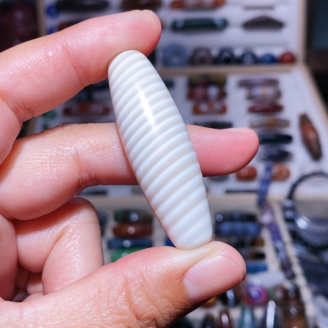 玛瑙吊坠未镶嵌跟***走….