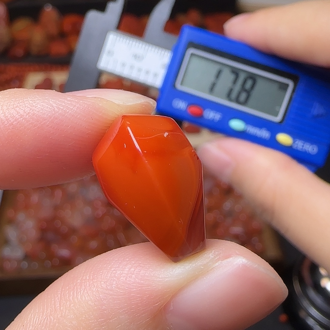 南红玛瑙未镶嵌颈饰