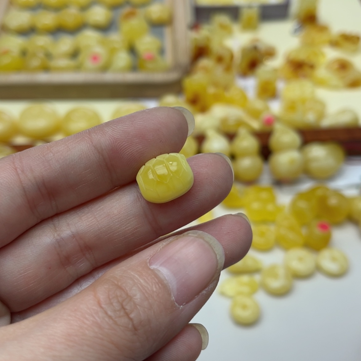 【闪购商品】蜜蜡裸石未镶嵌配饰