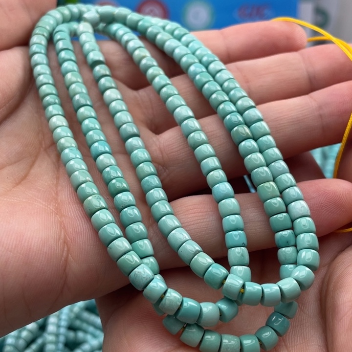 绿松石颈饰未镶嵌