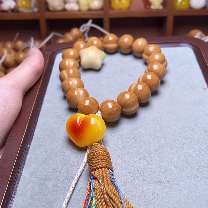 ****运猴头核桃吊坠星星爱心