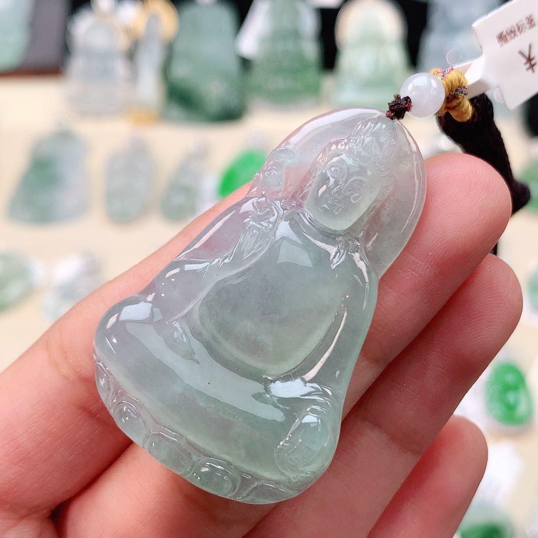 翡翠未镶嵌颈饰观音