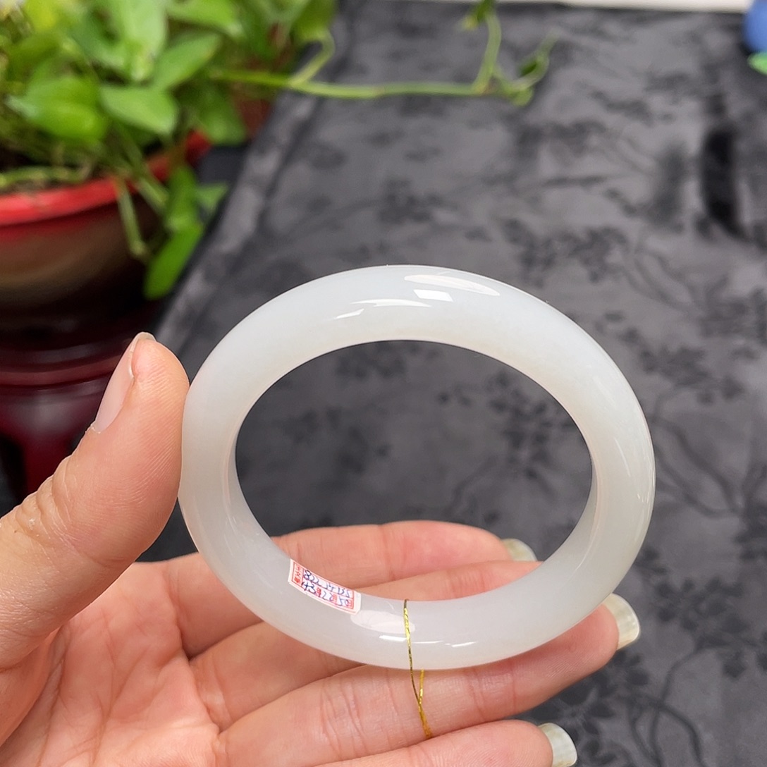 和田玉未镶嵌手镯-脂白