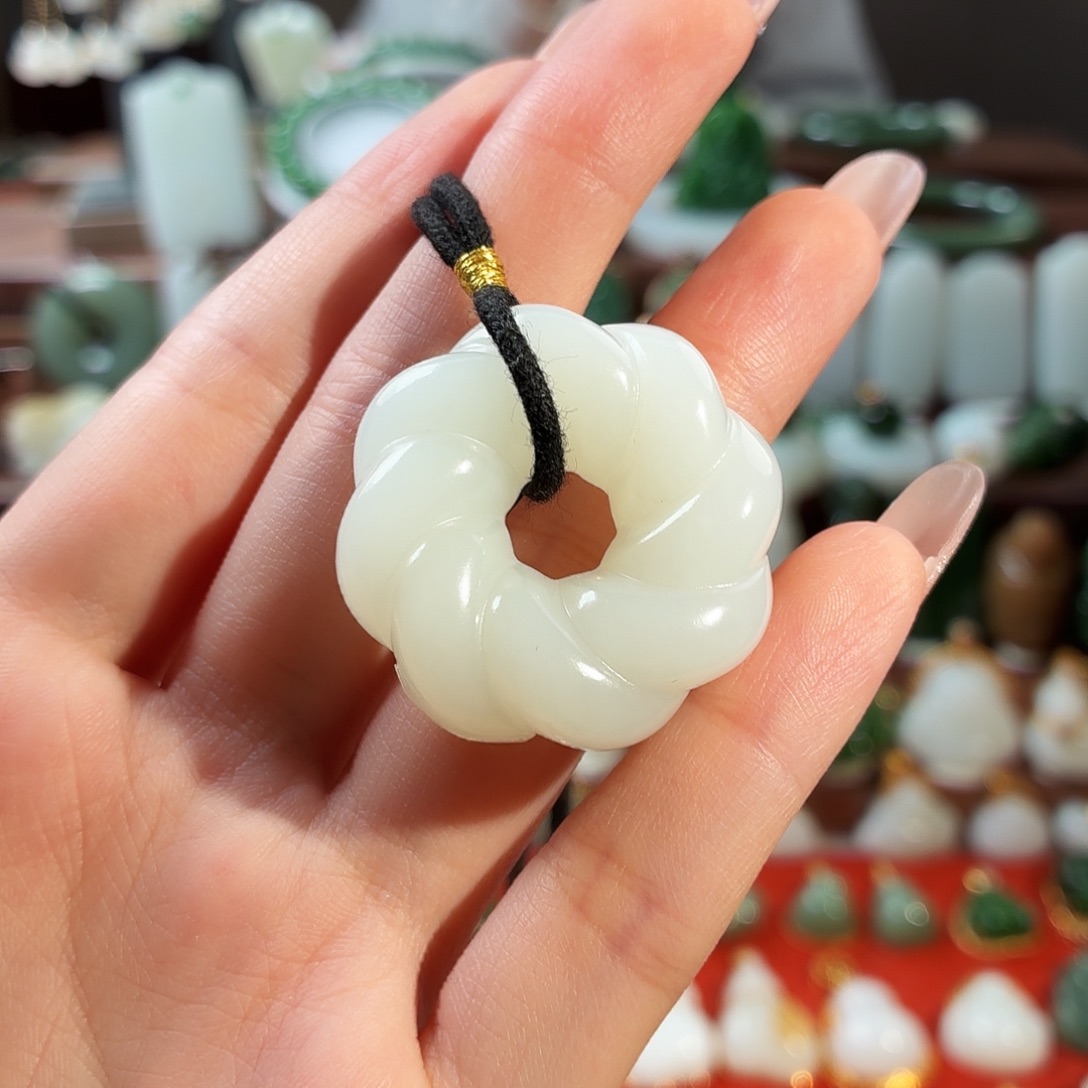 和田玉未镶嵌颈饰T