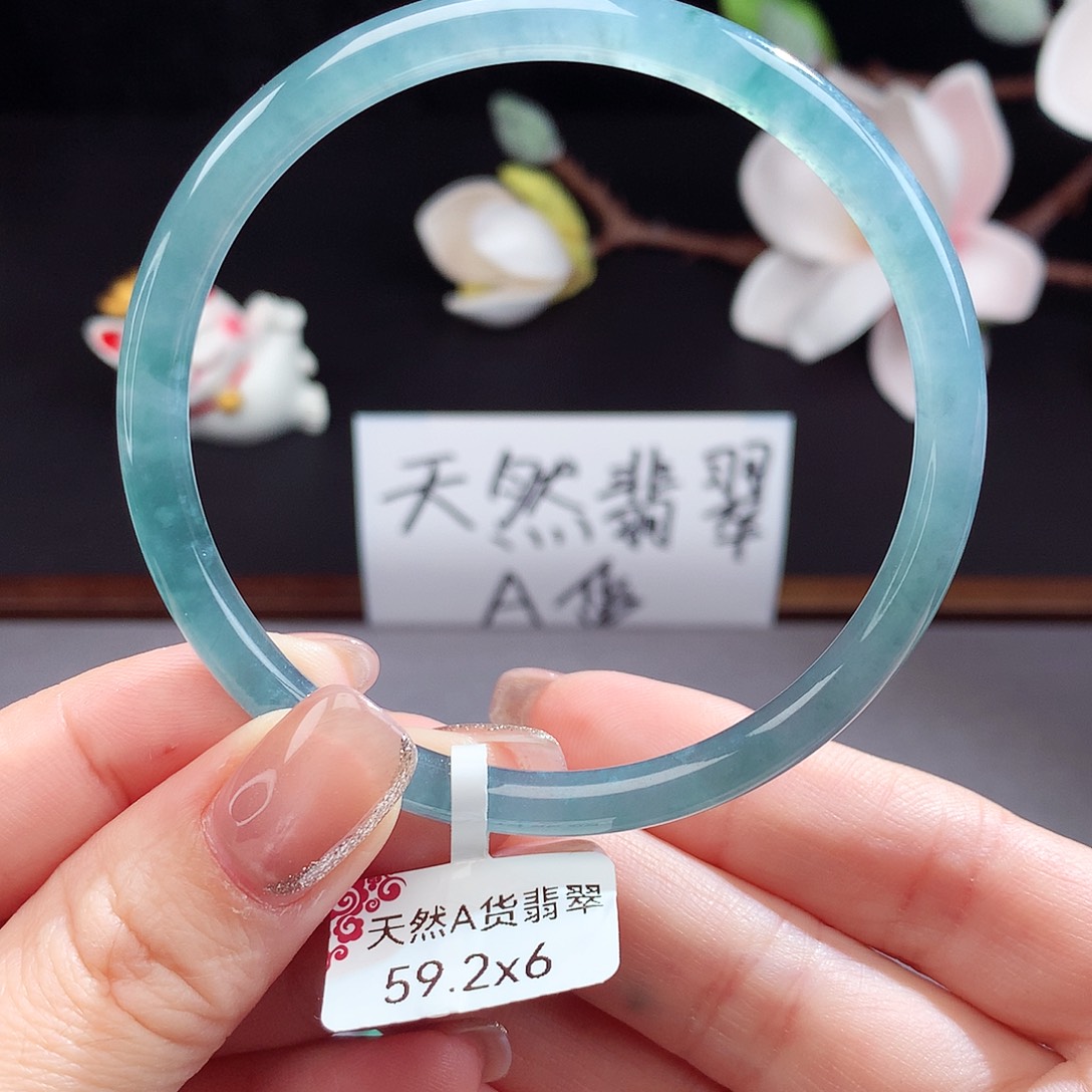 翡翠手镯（圆镯）未镶嵌