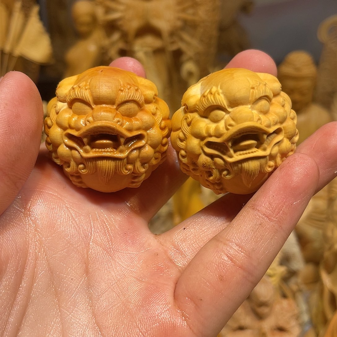 黄杨木小瑕疵貔貅手球一对