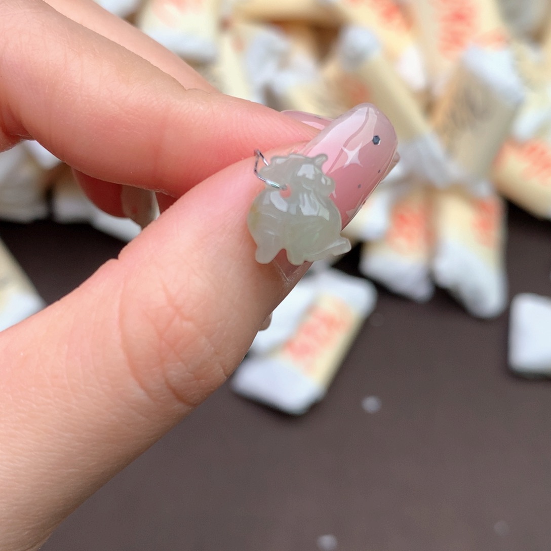 【闪购商品】翡翠挂件未镶嵌一