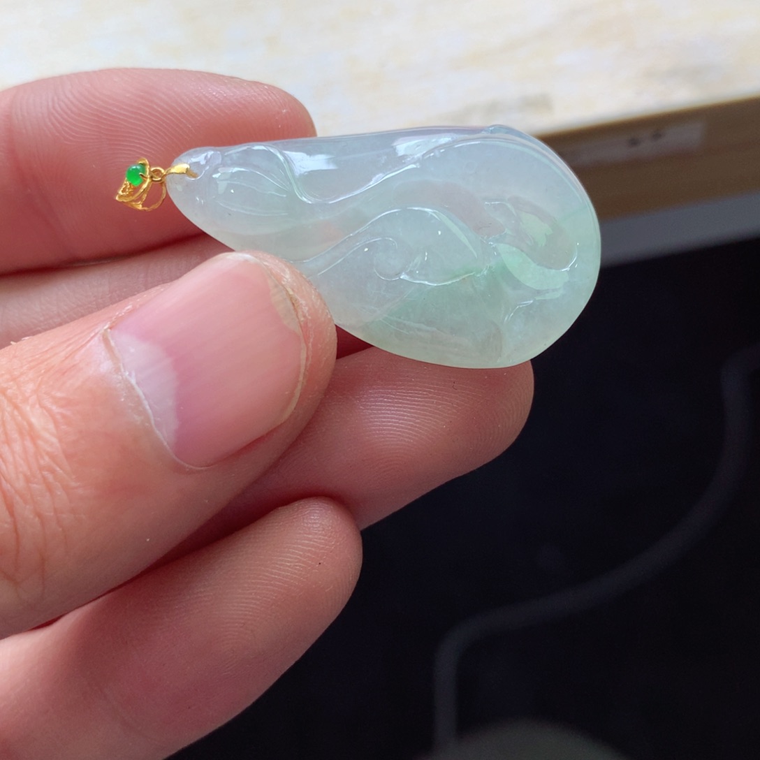 翡翠颈饰18K金镶嵌吊坠