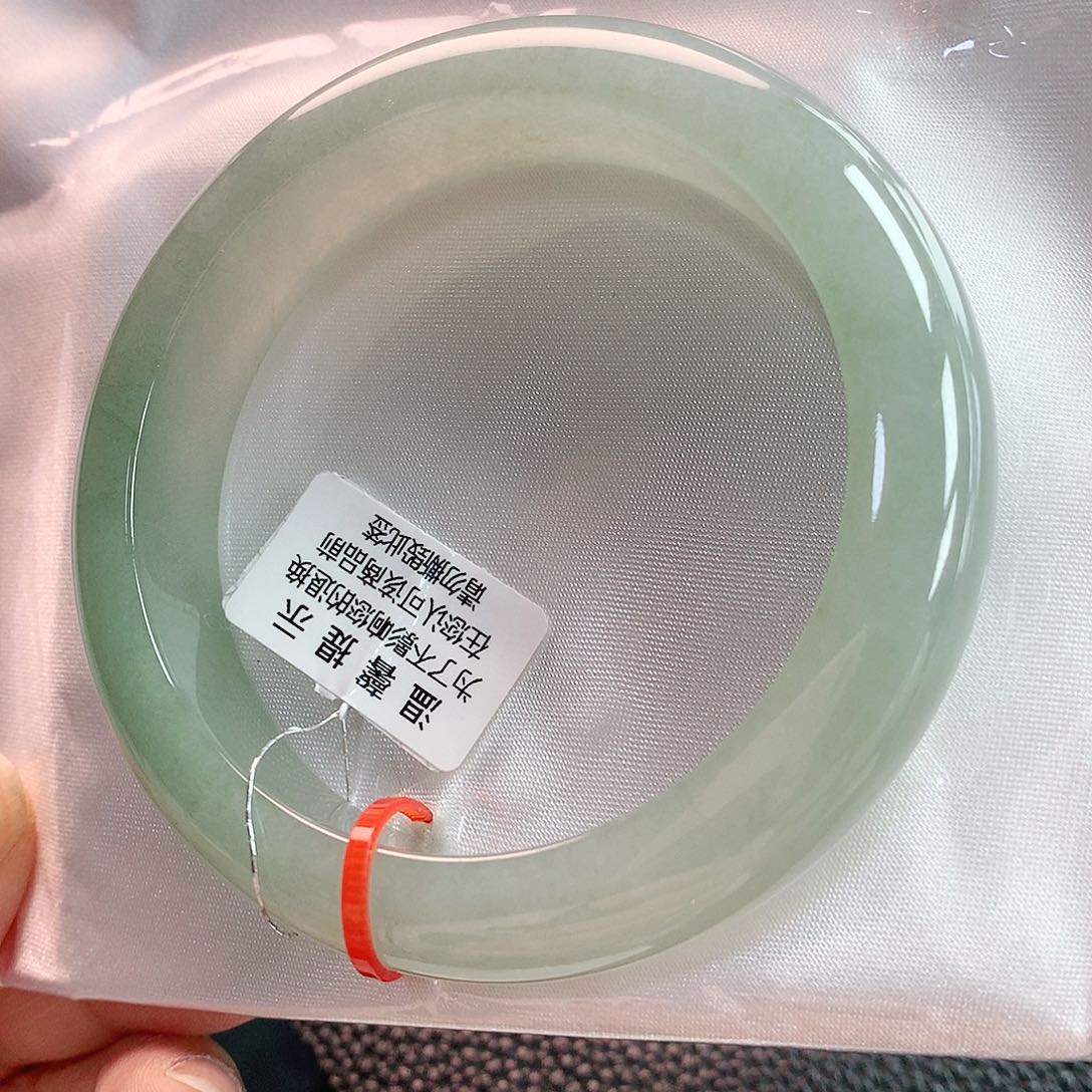 翡翠手镯未镶嵌56轮胎
