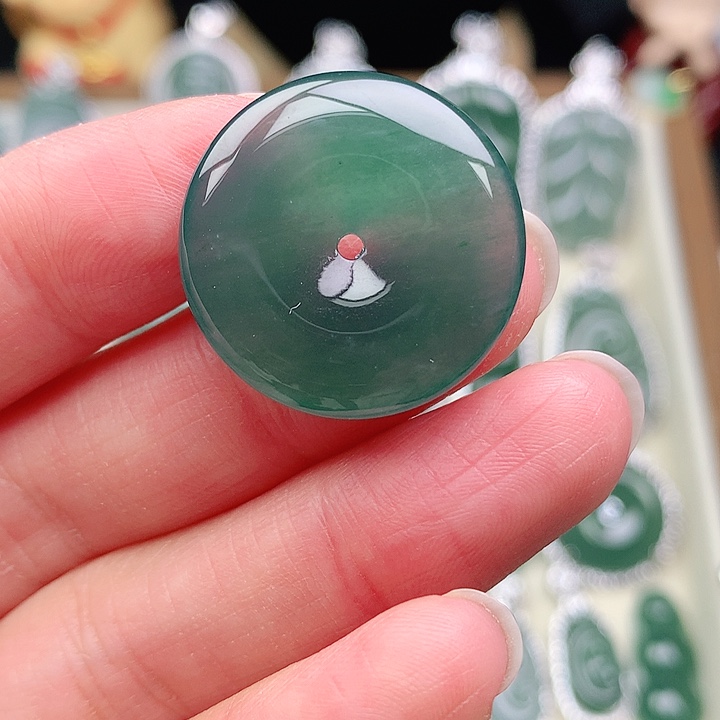 颈饰未镶嵌翡翠吊坠