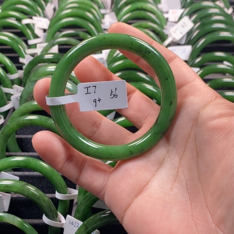 和田玉（碧玉）手镯未镶嵌小*爱