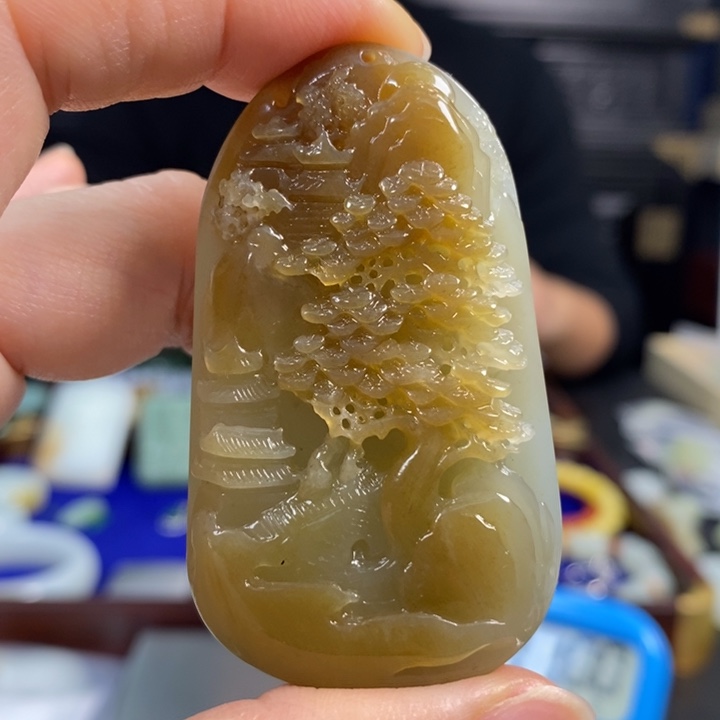 派***星和田玉未镶嵌颈饰