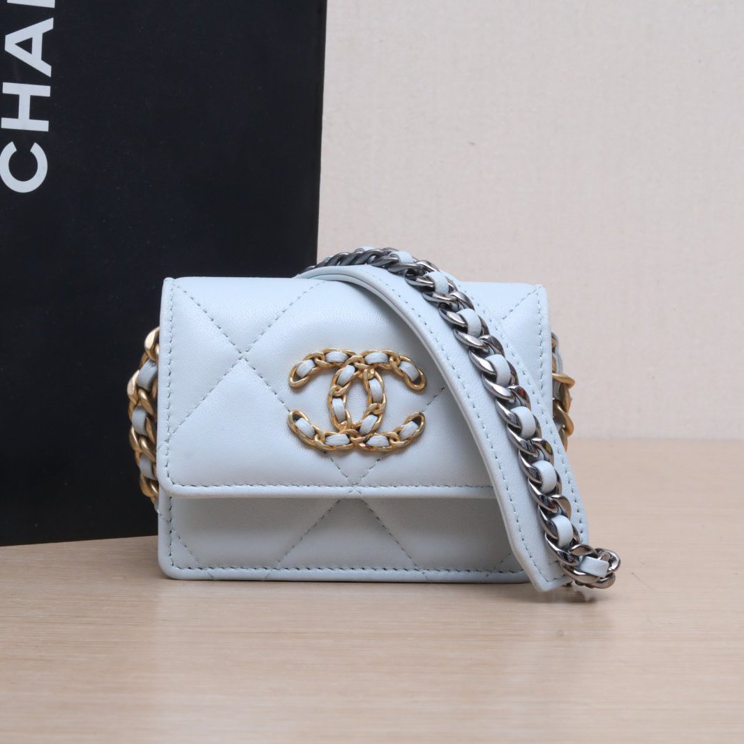 95新 Chanel/香奈儿 -100攀攀19BAG WOC 11cm 婴儿蓝 皮革S 31开