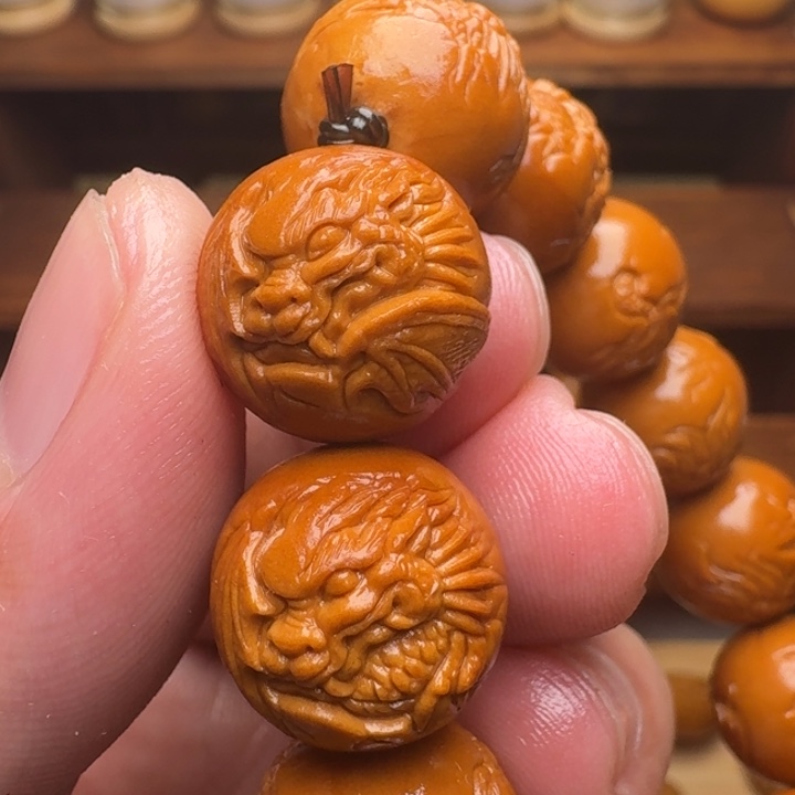 橄榄核手串/手链彳*®浮雕龙