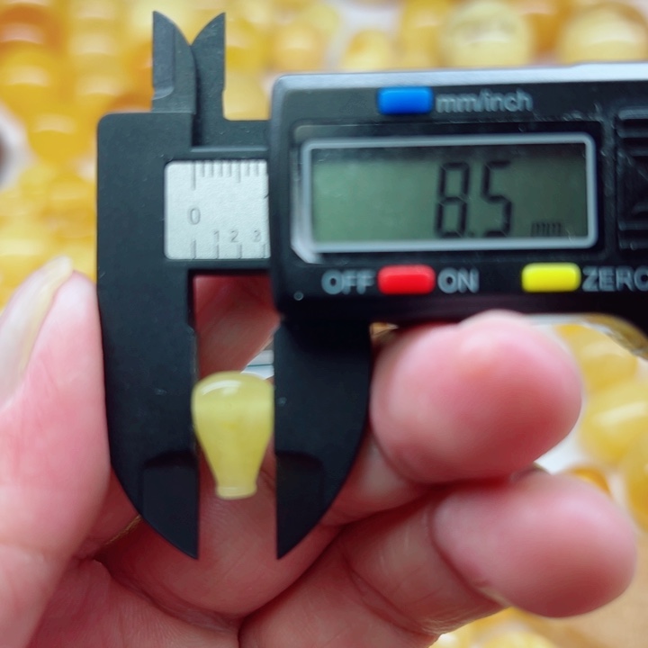 未镶嵌琥珀（矿物珀）裸石
