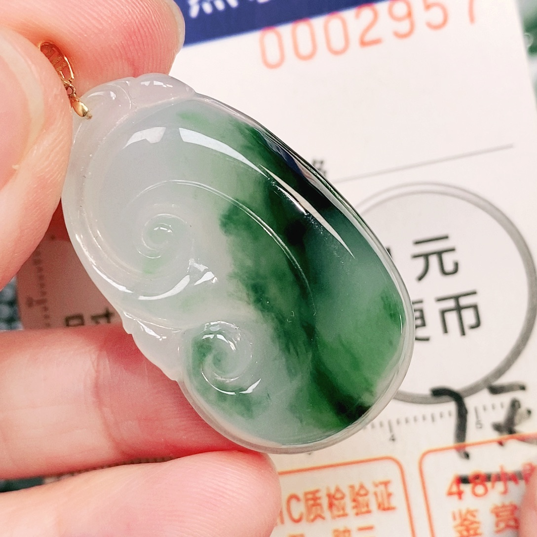 颈饰18K金镶嵌翡翠