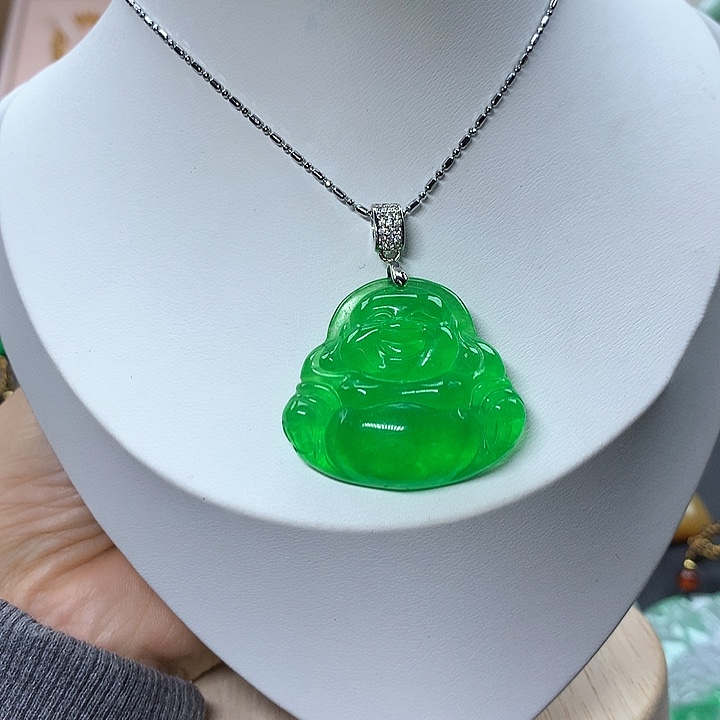 翡翠颈饰未镶嵌翡翠