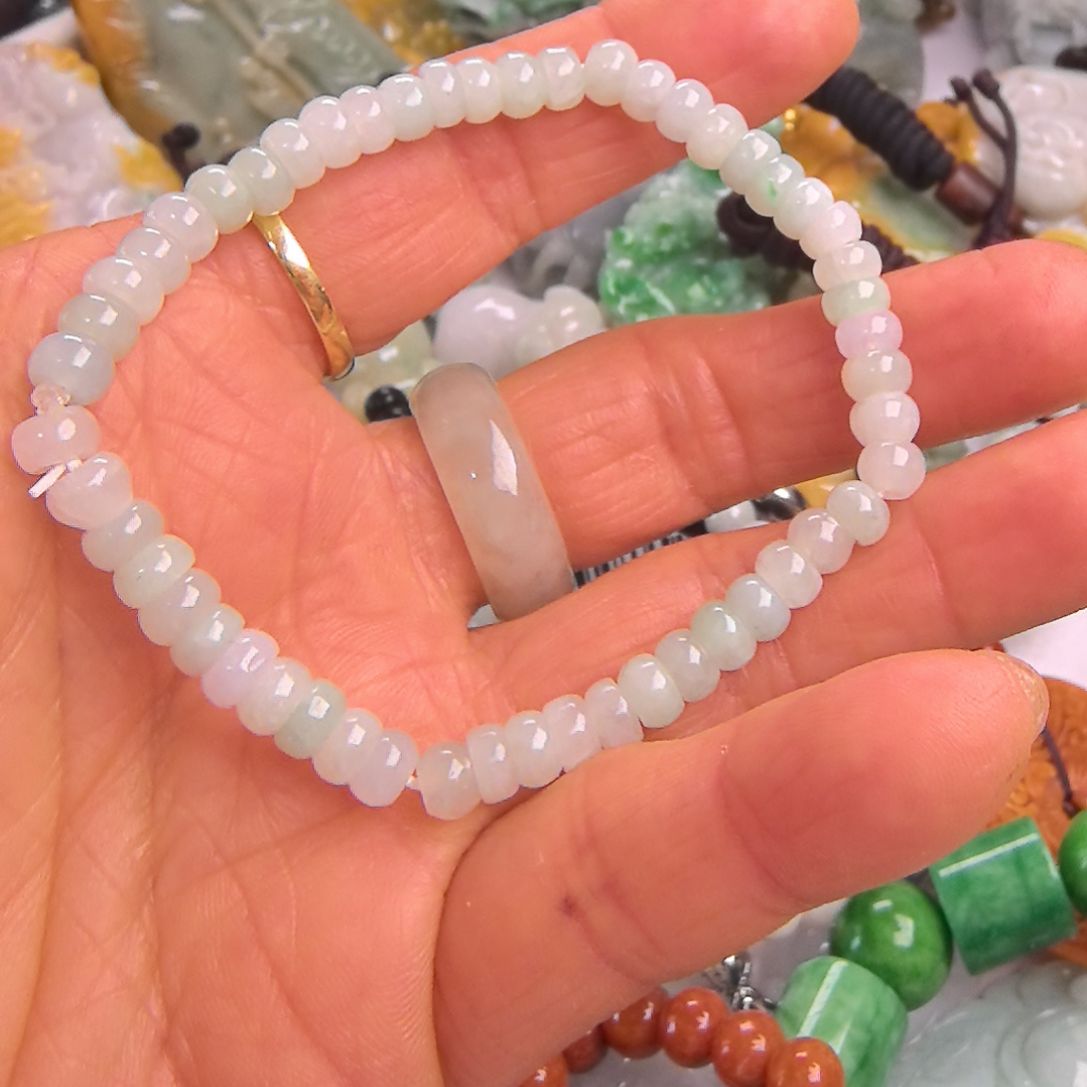 翡翠颈饰未镶嵌手串