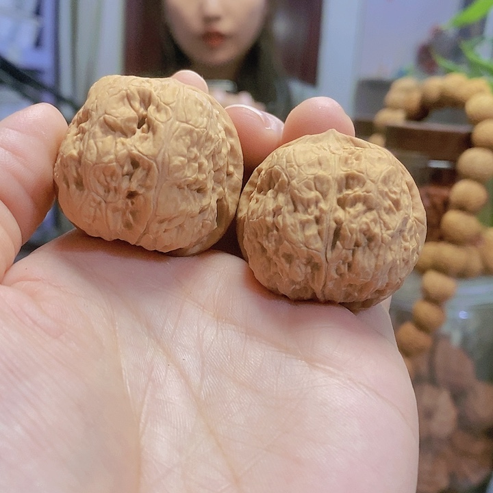 【闪购商品】文玩核桃把件39红方印浅