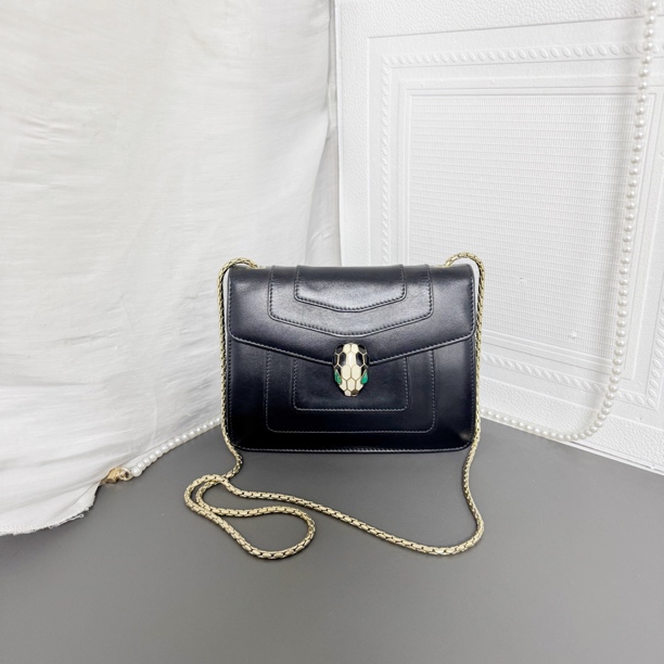 95新 BVLGARI/宝格丽 黑色蛇头链条单肩斜挎包