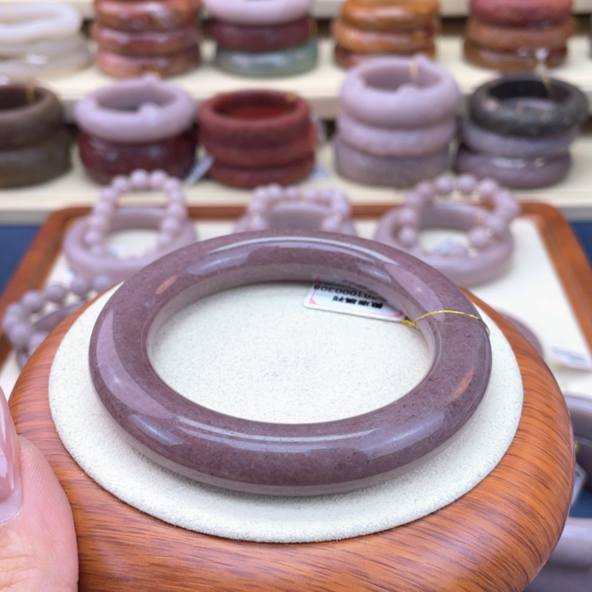 【闪购商品】石英质玉未镶嵌手镯